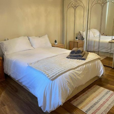 Single And Doubles Rooms Close To Central London Exteriör bild
