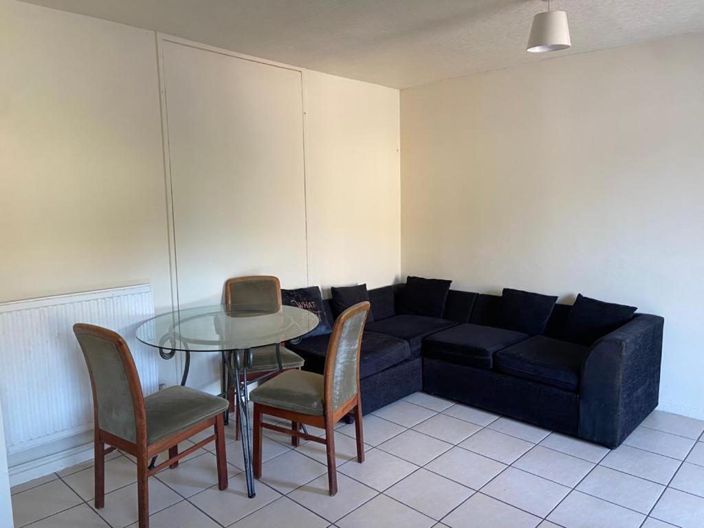 Single And Doubles Rooms Close To Central London Exteriör bild