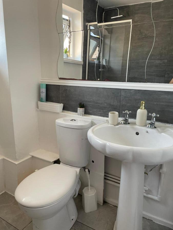 Single And Doubles Rooms Close To Central London Exteriör bild