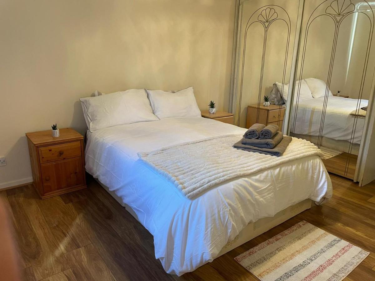 Single And Doubles Rooms Close To Central London Exteriör bild